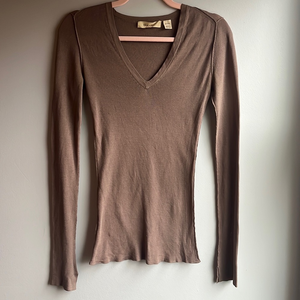 Inhabit v neck top